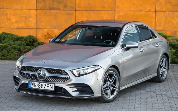 mercedes benz Mercedes-Benz Klasa A cena 106000 przebieg: 74000, rok produkcji 2018 z Radom